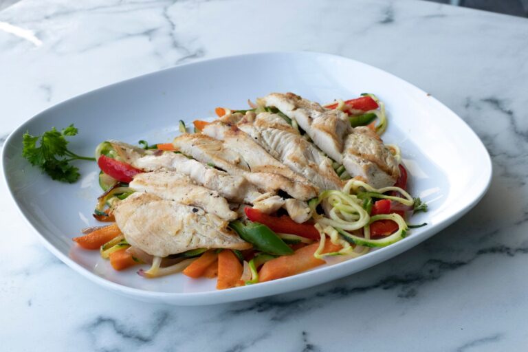 Garlic Herb Chicken Low-Carb Recipe 01 CarbWise low-carb healthy food