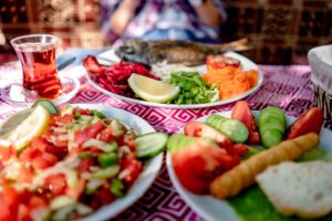 Balanced Low-Carb Plate Method for Better Food Choices - Busy Schedules CarbWise low-carb healthy food