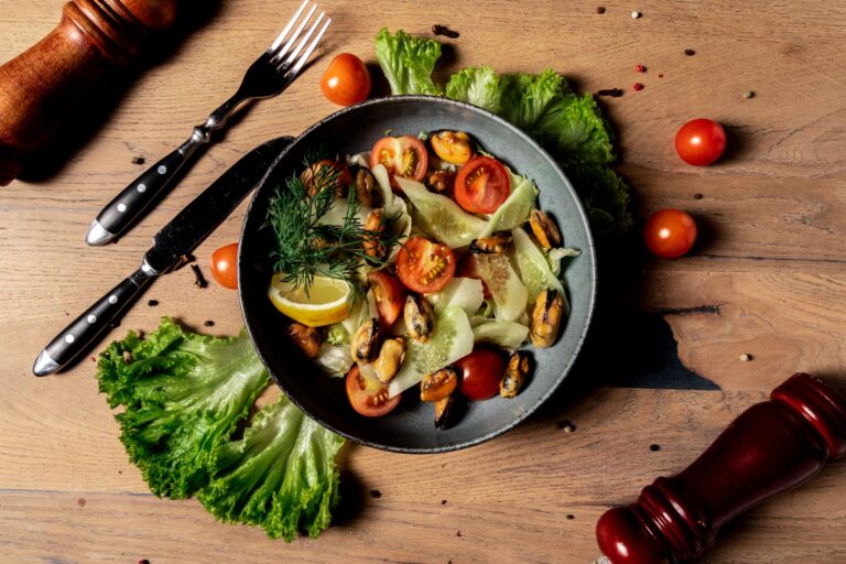 Cheesy Bake Seafood & Fish with Spinach Low-Carb Recipe CarbWise low-carb healthy food