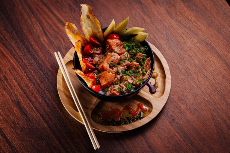 Chilli Garlic Seafood & Fish with Mixed Salad Leaves Low-Carb Recipe CarbWise low-carb healthy food