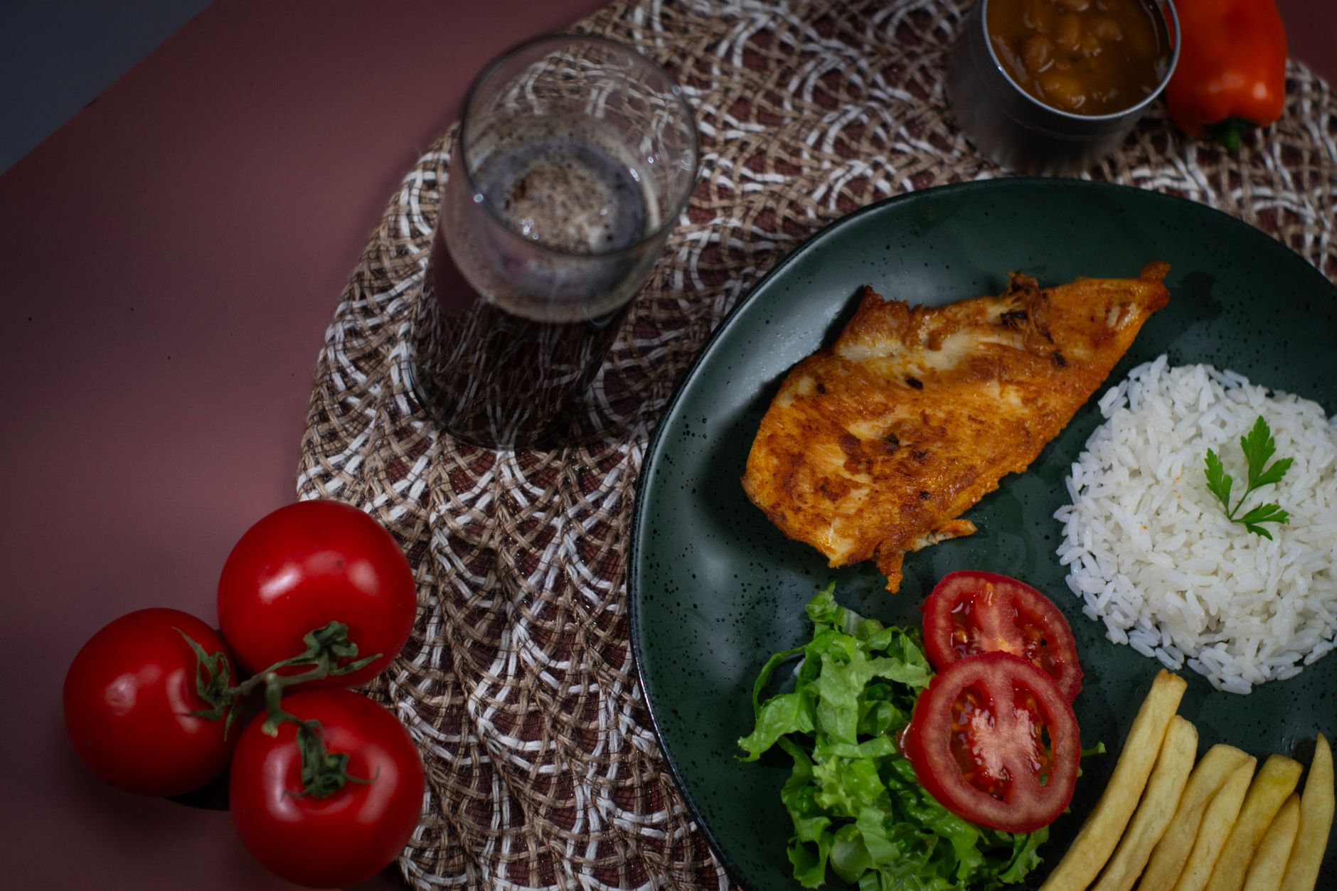 Creamy Spinach Chicken with Mixed Salad Leaves Low-Carb Recipe CarbWise low-carb healthy food