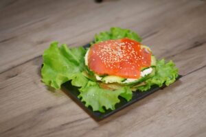 Healthy Fats in Low-Carb Meals for Work Lunches - Electrolytes CarbWise low-carb healthy food