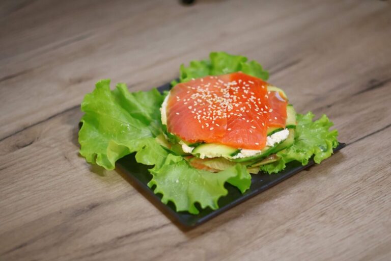 Healthy Fats in Low-Carb Meals for Work Lunches - Electrolytes CarbWise low-carb healthy food