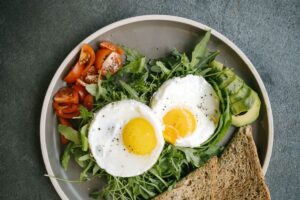 Creamy Garlic Chicken Bowl CarbWise low-carb healthy food