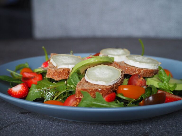 Halloumi Avocado Lunch Salad CarbWise low-carb healthy food