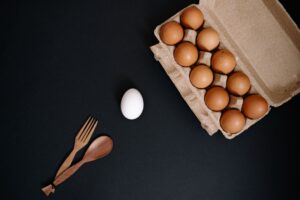 Slow Cooker Eggs with Mixed Salad Leaves Low-Carb Recipe CarbWise low-carb healthy food
