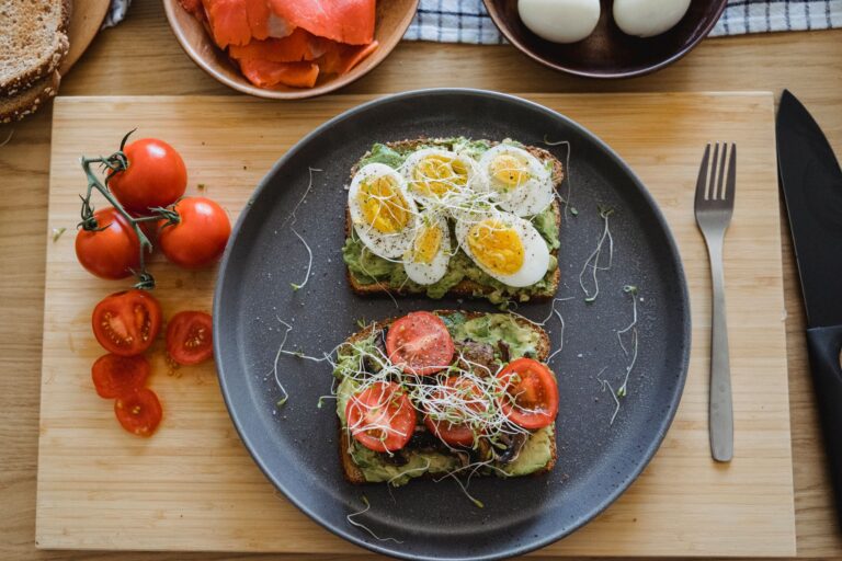 Garlic Herb Breakfast Low-Carb Recipe 01 CarbWise low-carb healthy food