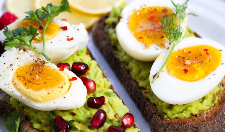 Avocado Lime Eggs Low-Carb Recipe 05 CarbWise low-carb healthy food